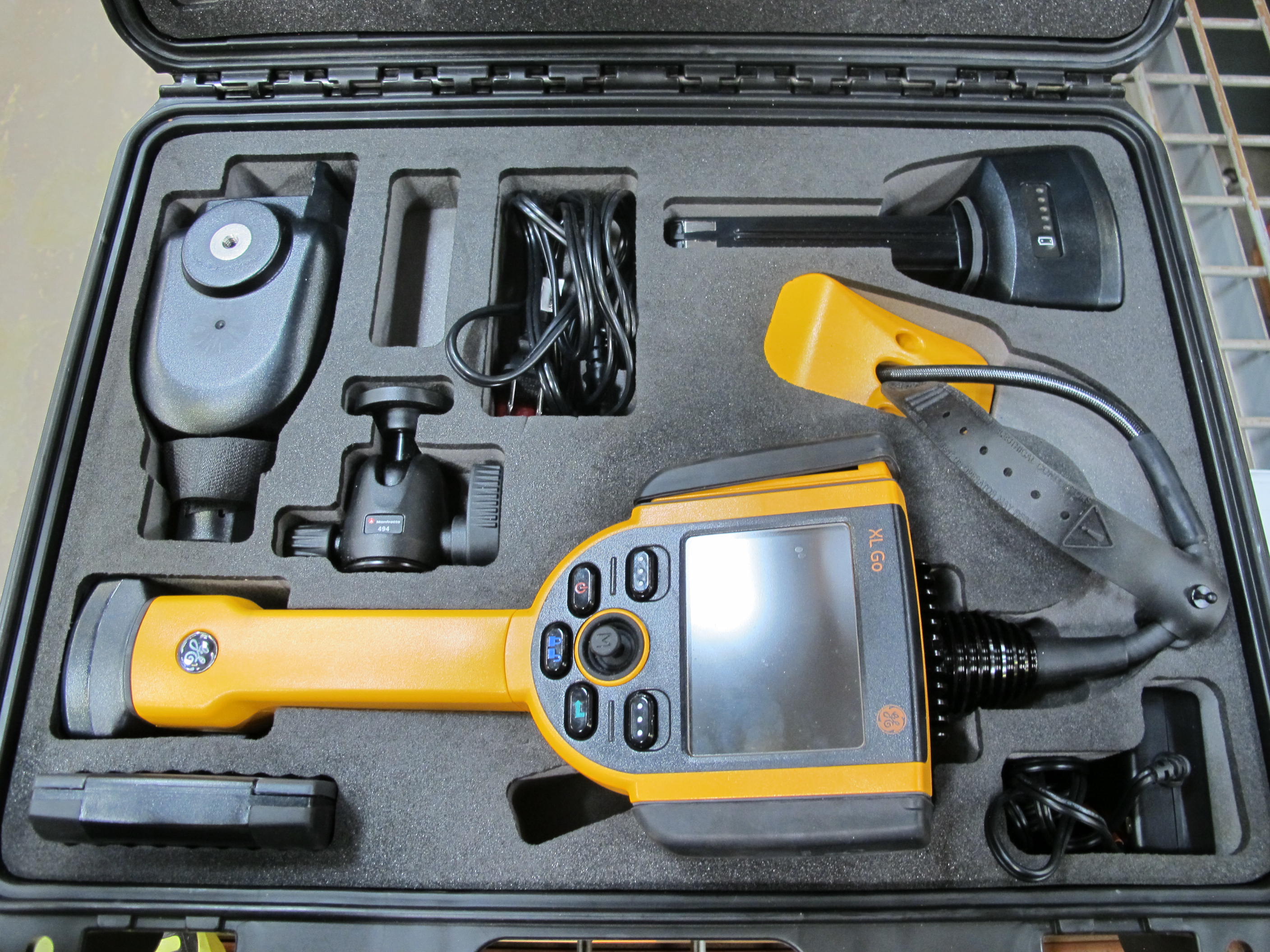 GE INSPECTION TECHNOLOGIES XL GO+ VIDEO PROBE, JOYSTICK CONTROL, LCD MONITOR 9.4 CM, MODEL # XLGOA8430. LOADING & HANDLING FEE $5-4001